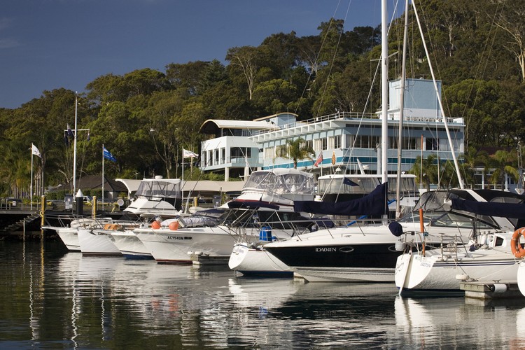 yacht clubs on sydney harbour